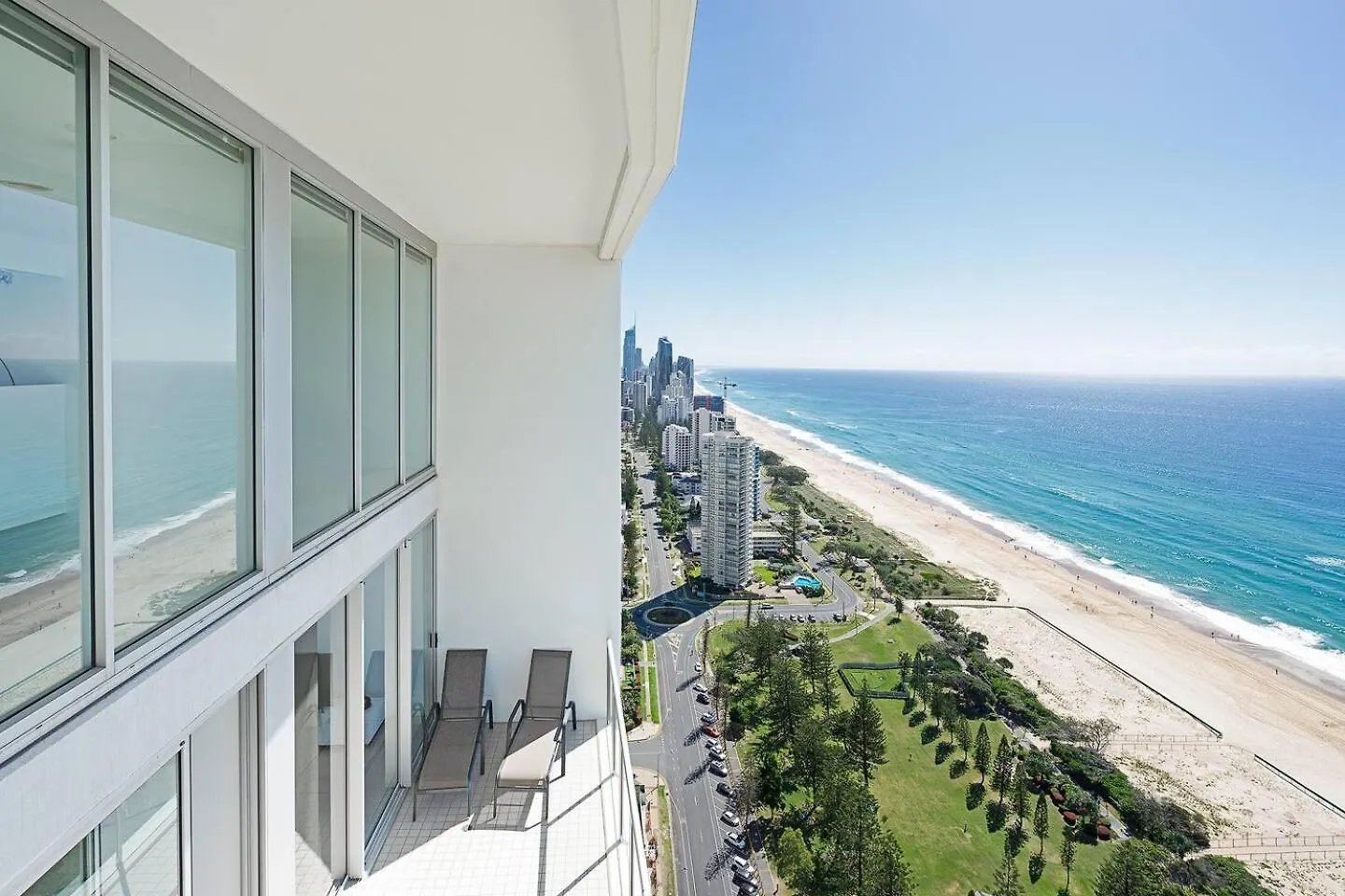 Stunning Oceanfront Luxury With Rooftop Pool غولد كوست 0*,  أستراليا